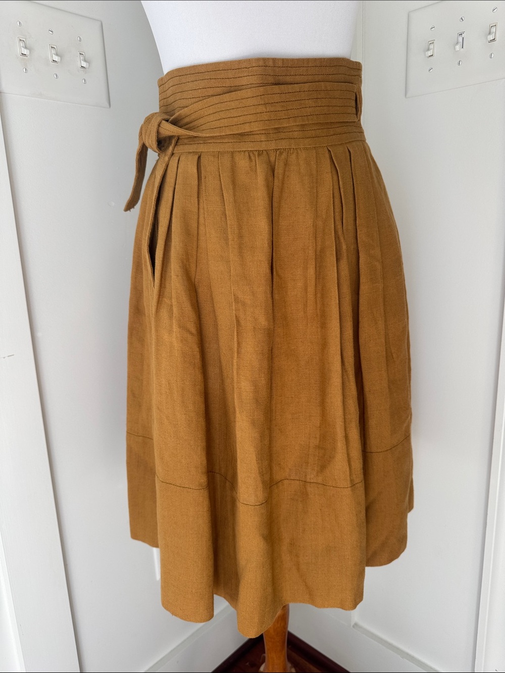 Chloe Pleated Cumin Linen Skirt Size 36